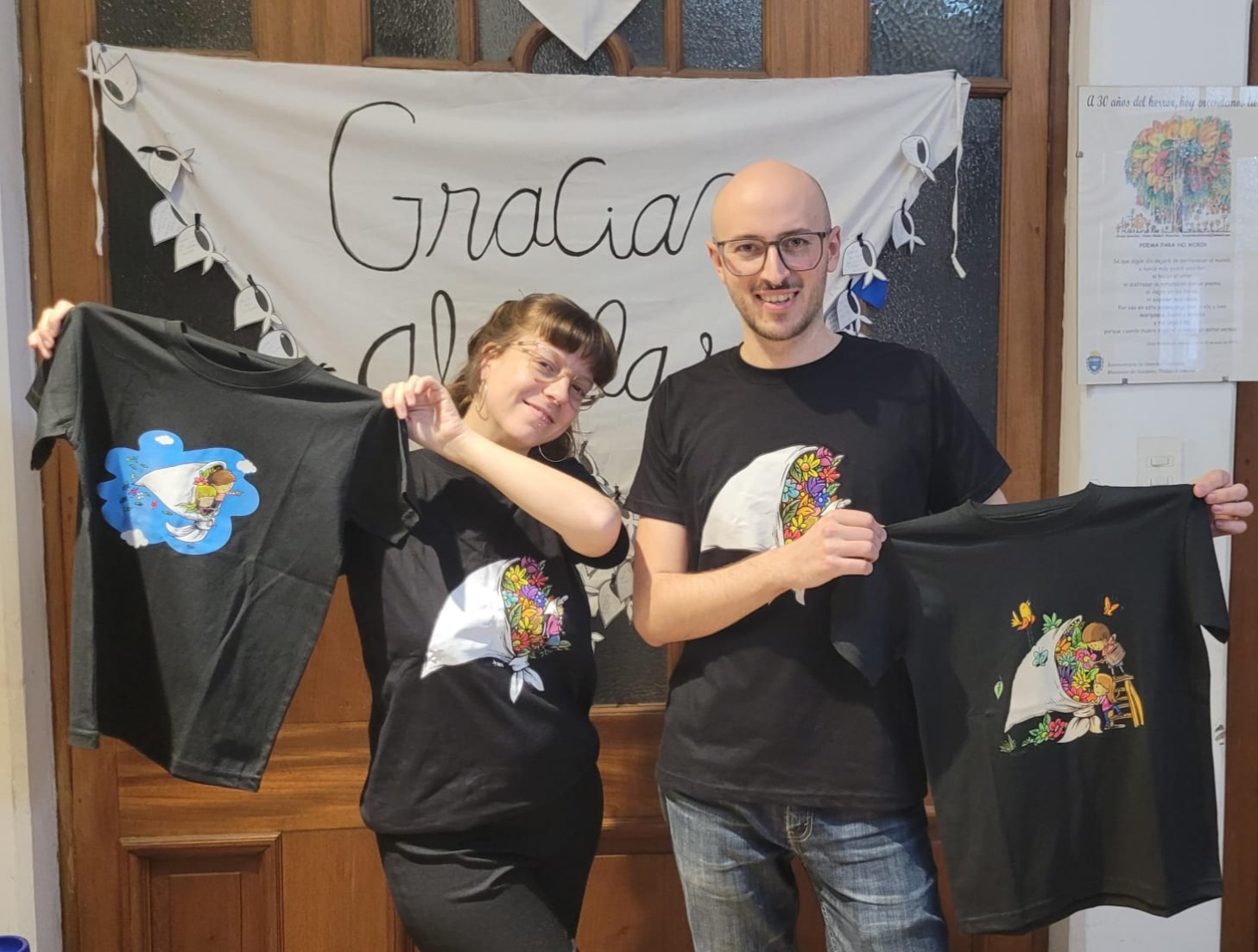 Llegaron las remeras de Abuelas para niños y niñas