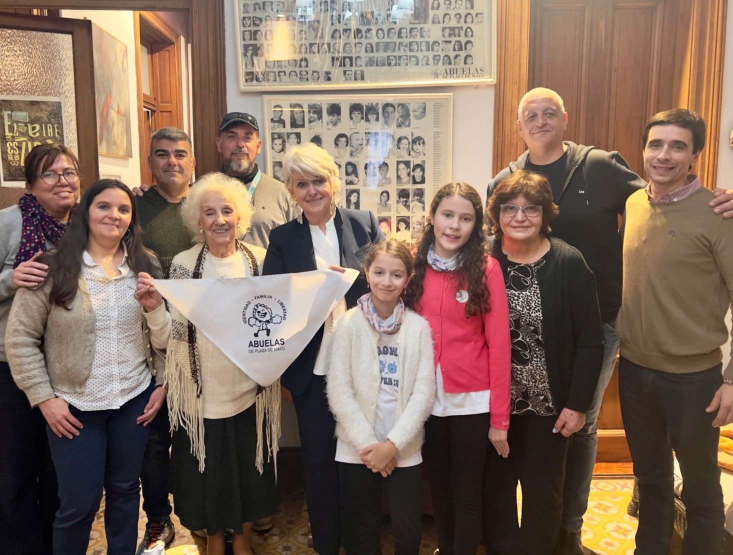 Abuelas de Plaza de Mayo